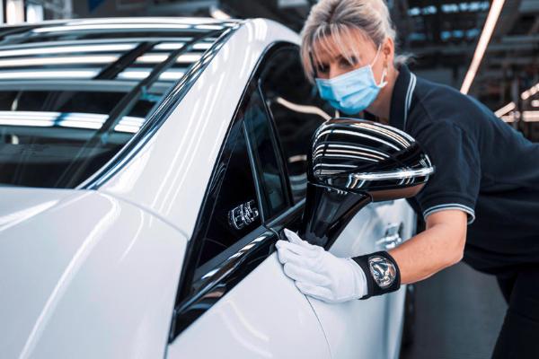 Daimler’s 100,000 Employees To Get ₦2.8 Million Bonus Each For A Job Well-done In 2021 - autojosh 