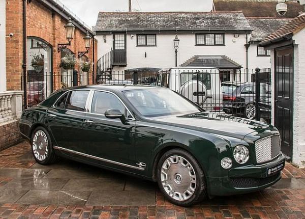 Queen Elizabeth ll's Bentley Mulsanne Sells For $322,000 - autojosh 