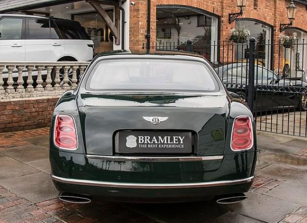 Queen Elizabeth ll's Bentley Mulsanne Sells For $322,000 - autojosh 