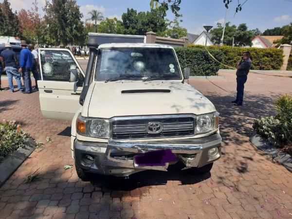 SA Robbers Beaten Hands Down By Driving Skills And Cash-in-transit Bulletproof Toyota Land Cruiser - autojosh 