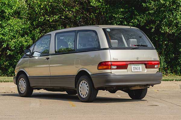 Throwback Thursday: The Original Toyota Previa Was A Weird Minivan Back In The 90s