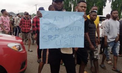 Stop Robbing Us, So No To EFCC : Yahoo Boys Blocks Roads In Osun State To Protest EFCC Extortions - autojosh