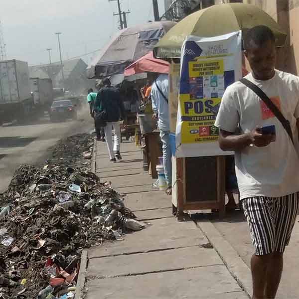 Health Crisis Looms As Heaps Of Refuse, Stench, Take Over Apapa (PHOTOS)