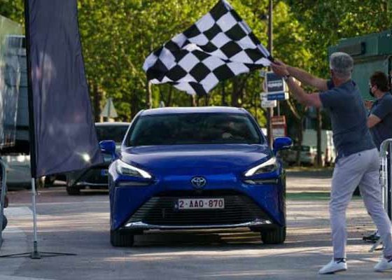 Toyota Mirai Drives 1003km On A Single Tank Of Hydrogen Fuel, Breaks World Record - autojosh