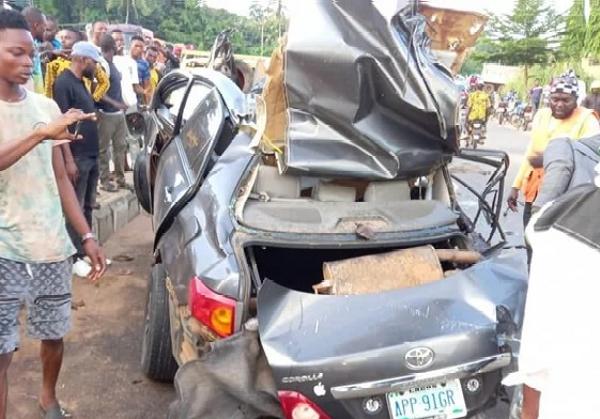 Accident Claims 3 Lives In Ondo After An Out-of-control Toyota Corolla Crashed Into Bullion Van - autojosh 