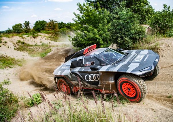 Audi Plans To Win Dakar Rally Race In 2022 With This New Electric RS Q E-Tron Offroading Truck - autojosh 
