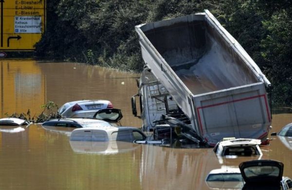 Pictures : Rains Pounds China, Nigeria, US, Europe, Thousands Of Cars Submerged And Washed Away - autojosh 