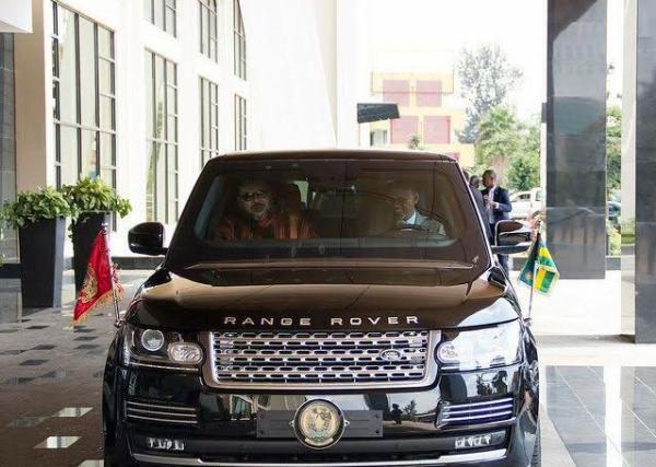 Meet Pres. Paul Kagame Of Rwanda Who Loves To Drive Visiting Presidents In His Armoured Range Rover Sentinel - autojosh