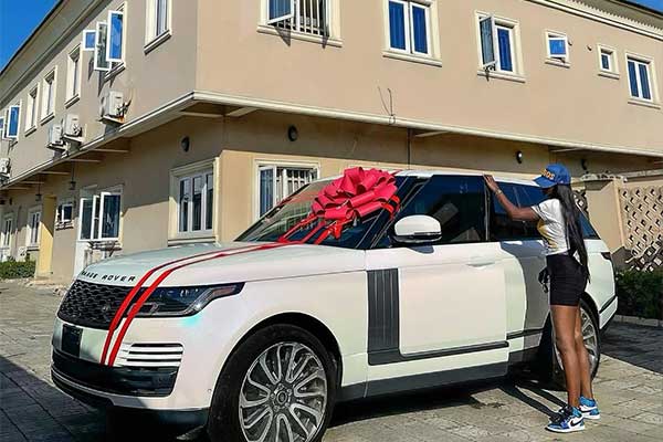 Celebrity Fashion Designer Tolu Bally Acquires A Range Rover Supercharged SUV 