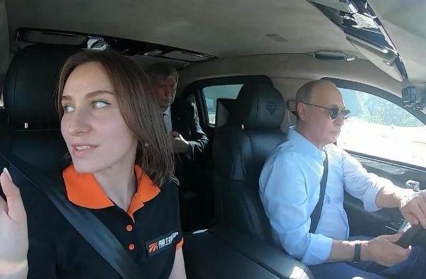 Vladimir Putin Personally Drove Himself In His Armoured Aurus Limo To Test New Ring Road In Moscow - autojosh 