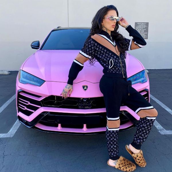 Meet Jeffree Star, The World's Richest YouTuber - Checkout His Insane 'Pink' Car Collection - autojosh 