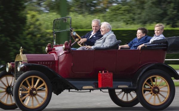 101 Yr Old Who Learned To Drive In A Ford Model T Takes Mustang Mach-E Electric Car For A Test Drive - autojosh 