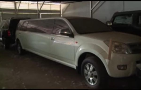 Cars Seized From Ex-Gambian President Yahya Jammeh, Including Rolls-Royces, Limos, Abandoned In A Warehouse - autojosh 