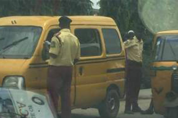 LASTMA Dismiss Officer Caught On Camera Soliciting Bribe From Vehicle Owner - autojosh 