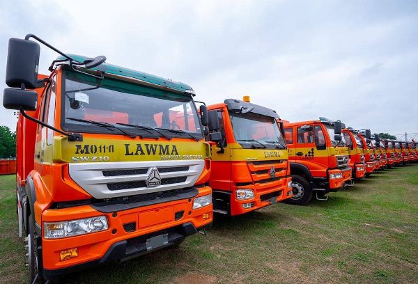 Gov. Sanwo-Olu Unveils 102 Brand New Compactor Trucks & 100 Double Dino Trucks For LAWMA - autojosh 