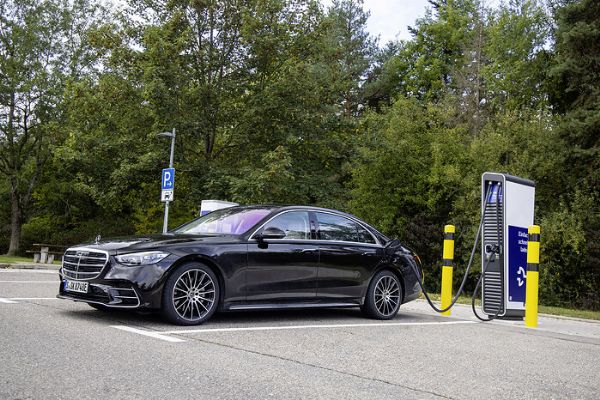 2021 Mercedes S-Class PHEV LWB Can Drive 100KM Without Its V8 Engine, Starts At $146k - autojosh 