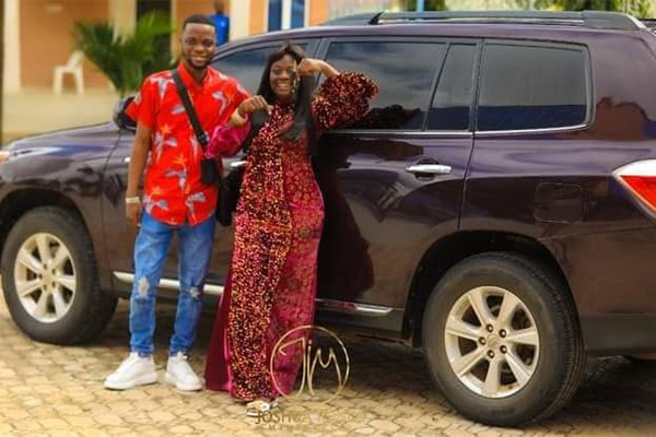 Oniduro Mi Crooner 'Yinka Alaseyori' Gets Toyota Highlander From Pastor Iginla After Ministration In Abuja - autojosh