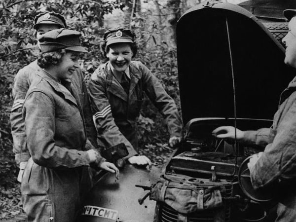 Throwback : A Princess, A Driver And A Mechanic During World War II, Now Queen Elizabeth II - autojosh 