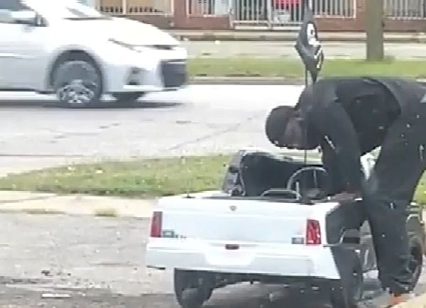 Watch : Man Turned Heads After Riding In World's Smallest Pickup Truck - autojosh 