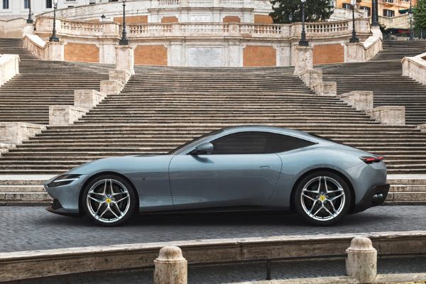 Watch Ferrari Roma Gets Stuck Between Walls On A Narrow Road In Italy