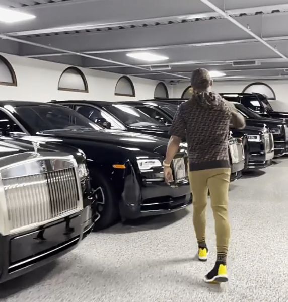 Floyd Mayweather Shows Off His All-black 'Sweet 16' That Includes Ferraris, Rolls-Royces, Bentleys, Lamborghini, Maybachs - autojosh