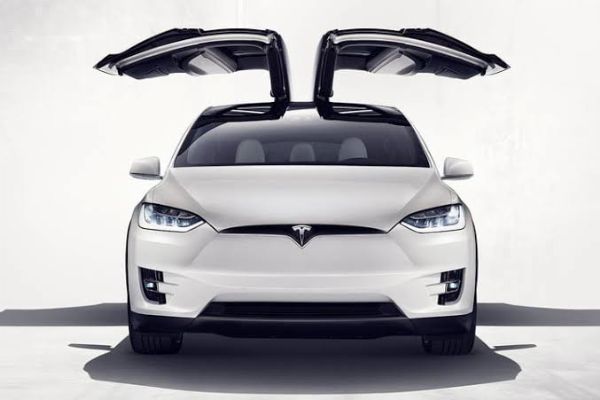 Moment Speeding Tesla Model X Smashes Its Opened 'Falcon Wing' Door Into A London Double-Decker Bus - autojosh