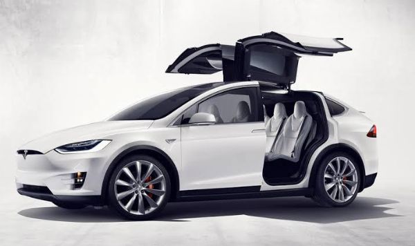 Moment Speeding Tesla Model X Smashes Its Opened 'Falcon Wing' Door Into A London Double-Decker Bus - autojosh 