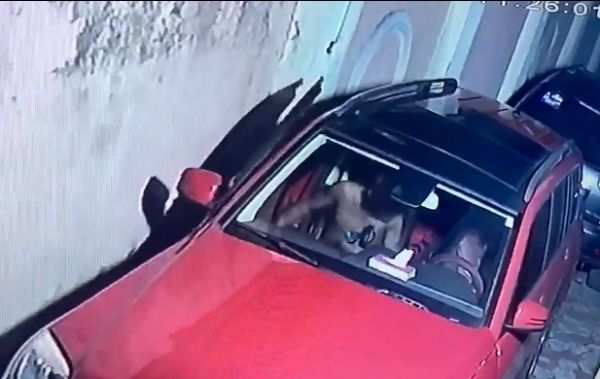 Thief Who Specializes In Stealing Brain Box Caught On CCTV Breaking Into Mercedes In Warri - autojosh 