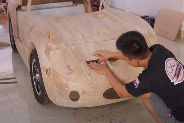 Check Out This Ferrari GTO 250 Carved In Wood That Actually Drives