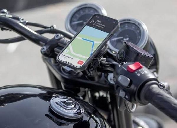 Apple Warns Vibrations From High-Power Motorcycle Engines Can Damage iPhone Cameras - autojosh 