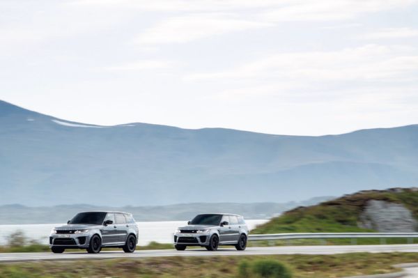 Watch : James Bond Get Chased By Two Range Rover Sport SVRs While Driving A Toyota Prado - autojosh 