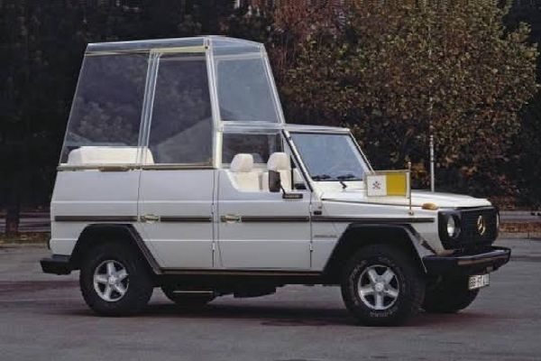 Popemobile : Pope Francis Uses Glass-sided Armoured Mercedes G-Class During His Trip To Slovakia - autojosh 