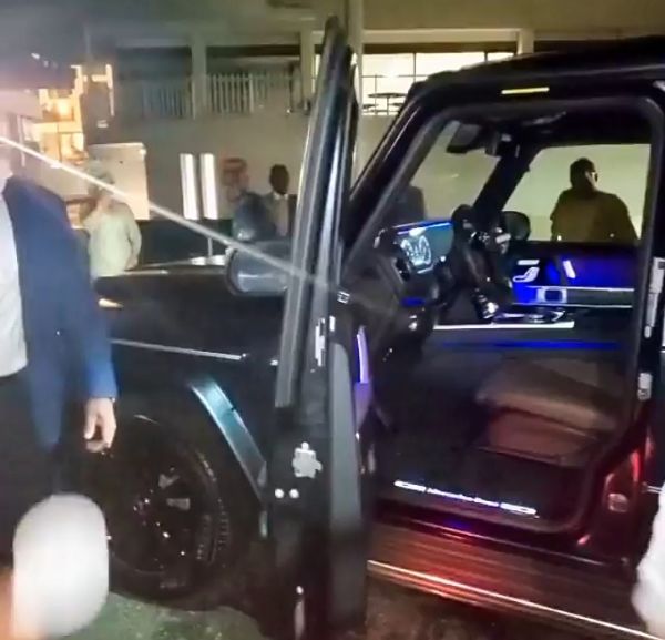 Tiwa Salvage Performs At Wedding In U.S As Bride, Nneka, Gets Mercedes G-Wagon Gift From Dad - autojosh 