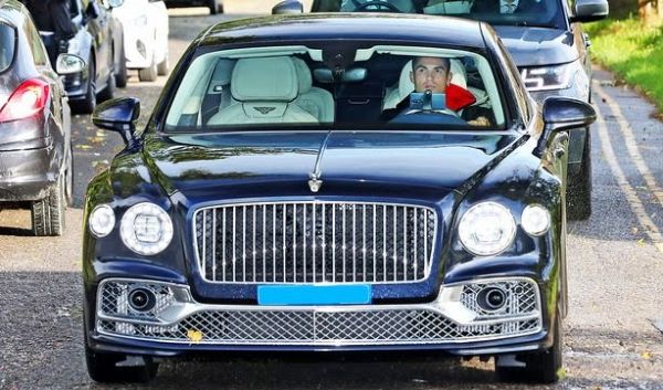 Cristiano Ronaldo Turns Up For Training In Brand New Bentley Flying Spur - autojosh