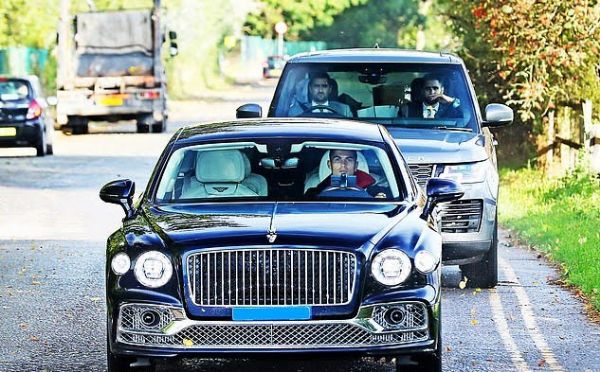 Cristiano Ronaldo Turns Up For Training In Brand New Bentley Flying Spur - autojosh 