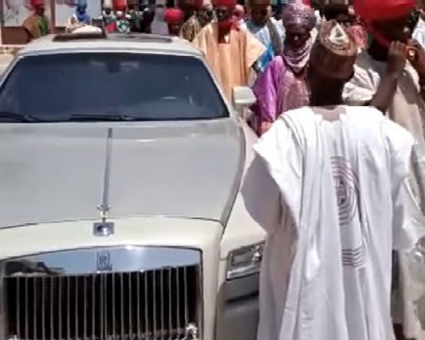 Emir Of Kano Ado Bayero Gets N100M Rolls-Royce Ghost From Billionaire Abdul Samad Rabiu - autojosh