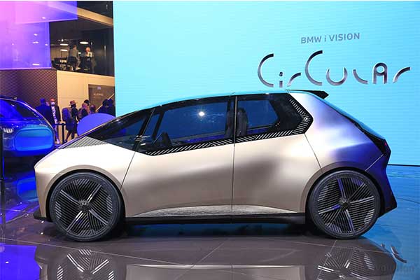 BMW Showcases i Vision Circular Recyclable Concept Hatchback (Photos)