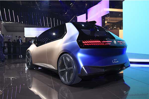 BMW Showcases i Vision Circular Recyclable Concept Hatchback (Photos)