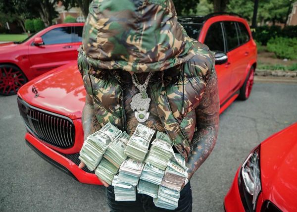 American Rapper, Moneybagg Yo Turns 30, Shows Off His Red-finished Cars And $1.5M Cash - autojosh 