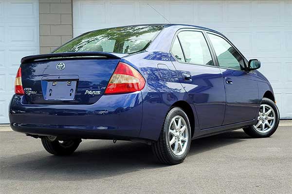 Throwback Thursday: 1st Generation Toyota Prius Started The Mass Produced Hybrid 