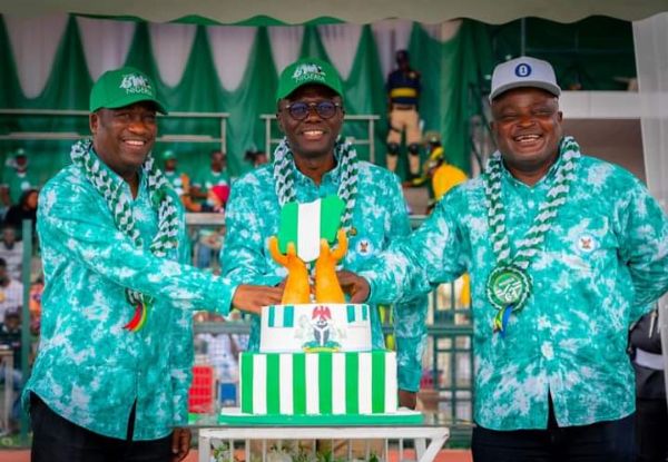 Sanwo-Olu Rode In Open-top Land Rover Defender During Nigeria's 61st Independence Anniversary Celebration - autojosh 