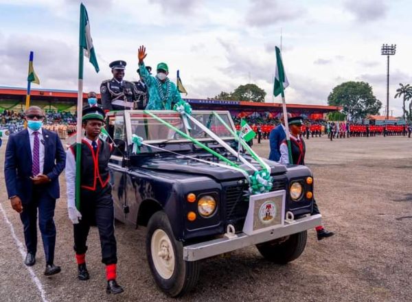 Sanwo-Olu Rode In Open-top Land Rover Defender During Nigeria's 61st Independence Anniversary Celebration - autojosh 