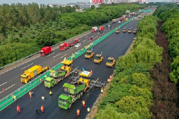 Watch : World’s Largest Unmanned Construction Vehicles Completes Road Project On China's Busiest Highway - autojosh