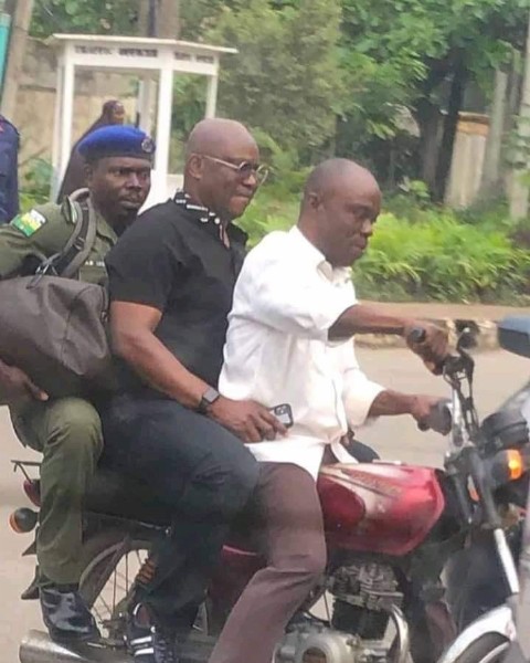 Lagos Traffic : Ex-Ekiti Gov. Ayodele Fayose Boards Okada To Avoid Missing His Flight - autojosh