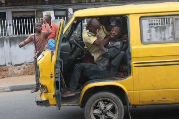 Danfo Driver Stabbed LASTMA Official In The Head, Took To His Heels - autojosh 