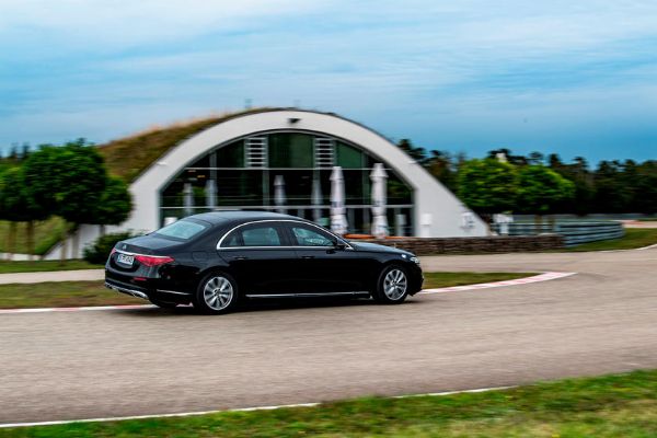 $540K Luxury Bunker : Mercedes Wants Heads Of State And VIPs To Entrust Their Lives To New Armoured S680 GUARD 4MATIC - autojosh 
