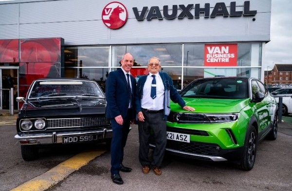 Vauxhall Mechanic Retires At 90, After Spending 75 Years With The Same Company - autojosh 