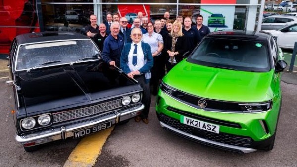 Vauxhall Mechanic Retires At 90, After Spending 75 Years With The Same Company - autojosh 