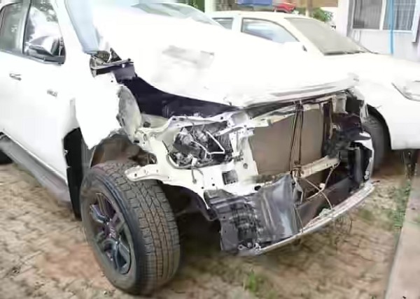 Customs Officer Knocked Down By A Smuggler Conveying A Smuggled Toyota Hilux - autojosh 