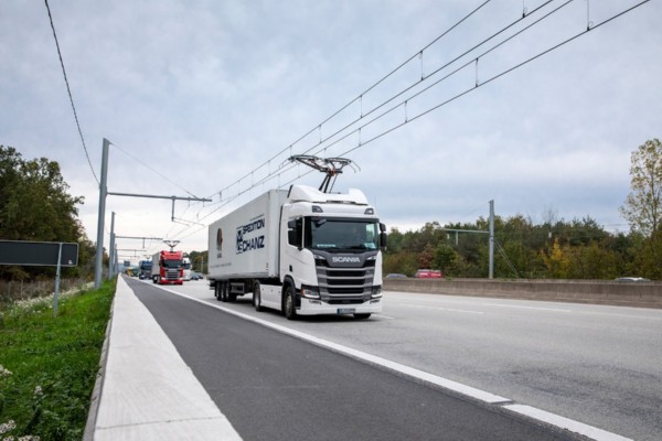Germany Now Has Three eHighways Where Trucks Are Being Powered By Power Lines Above - autojosh